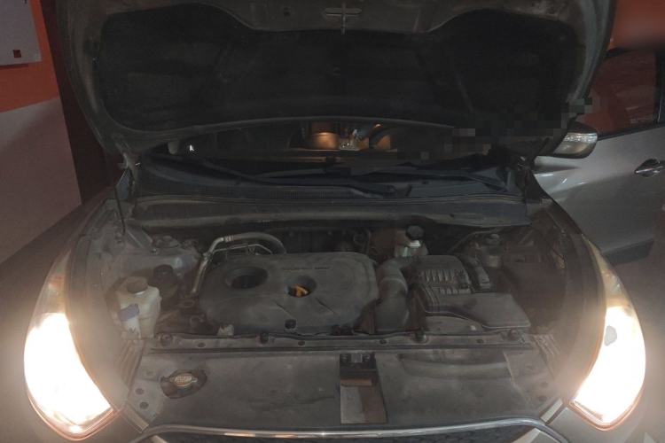 Used Hyundai ix35 2013 2.0L Automatic Two-Wheel Drive Smart GLS China IV Standard Engine Bay