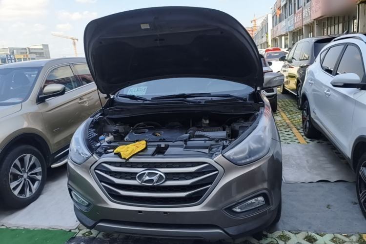 Used Hyundai ix35 2013 2.0L Automatic Two-Wheel Drive Smart GLS China IV Standard Engine Bay