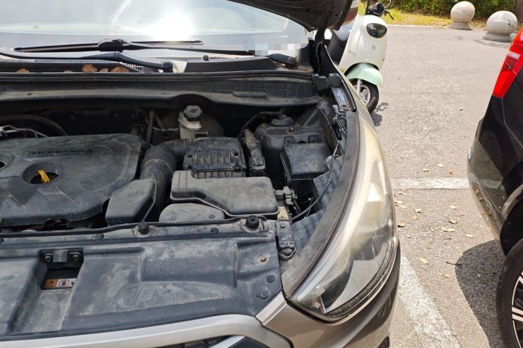 Used Hyundai ix35 2013 2.0L Automatic Two-Wheel Drive Smart GLS China IV Standard Engine Bay Left