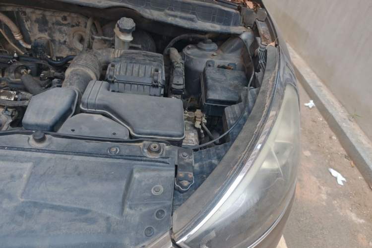 Used Hyundai ix35 2013 2.0L Automatic 2WD Comfort GL China IV Standard Engine Bay Left