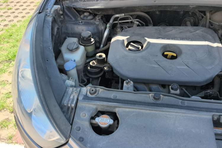 Used Hyundai ix35 2013 2.0L Automatic Two-Wheel Drive Smart GLS China IV Standard Engine Bay Right