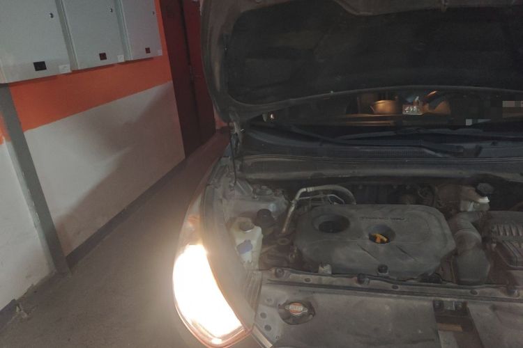 Used Hyundai ix35 2013 2.0L Automatic Two-Wheel Drive Smart GLS China IV Standard Engine Bay Right