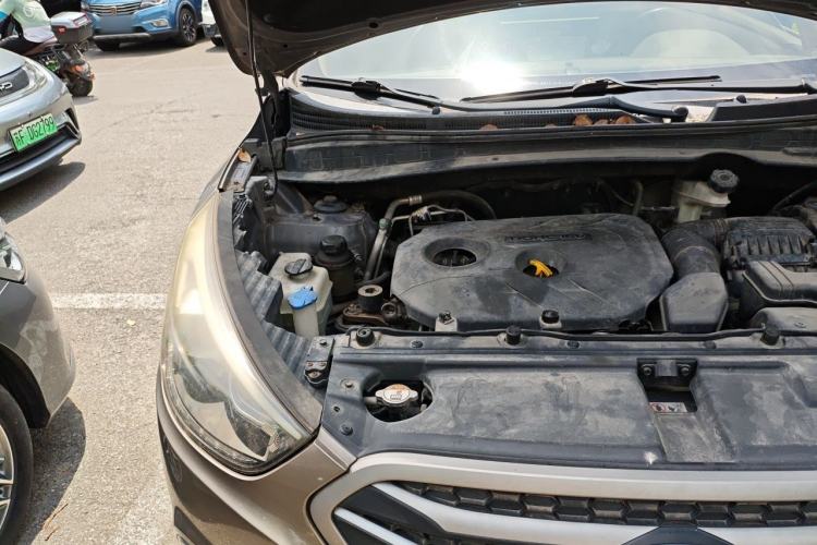 Used Hyundai ix35 2013 2.0L Automatic Two-Wheel Drive Smart GLS China IV Standard Engine Bay Right