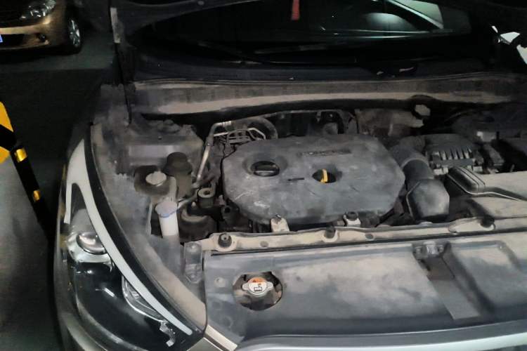 Used Hyundai ix35 2013 2.0L Automatic Two-Wheel Drive Smart GLS China IV Standard Engine Bay Right