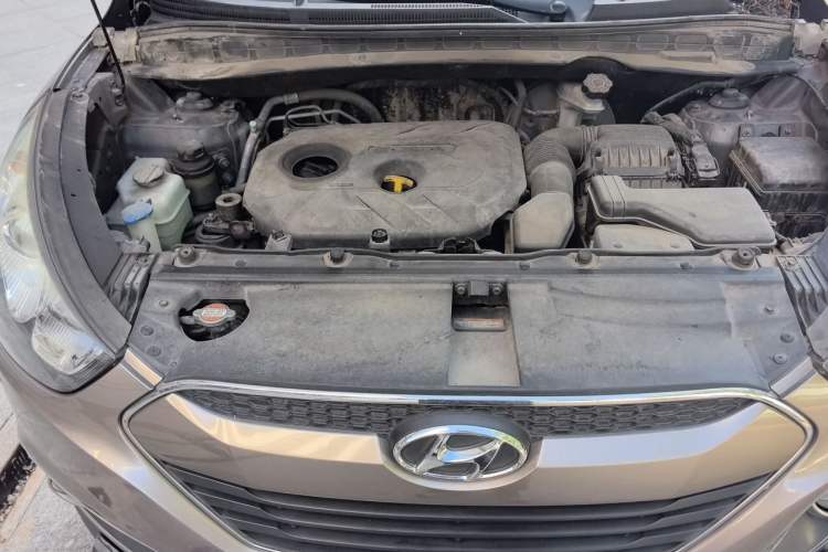 Used Hyundai ix35 2013 2.0L Automatic Two-Wheel Drive Smart GLS China IV Standard Engine Bay Right