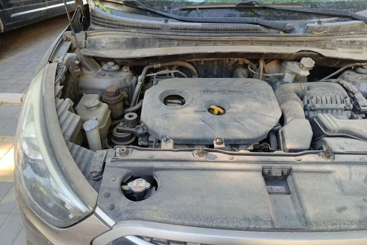 Used Hyundai ix35 2013 2.0L Automatic Two-Wheel Drive Comfort GL China V Standard Engine Bay Right