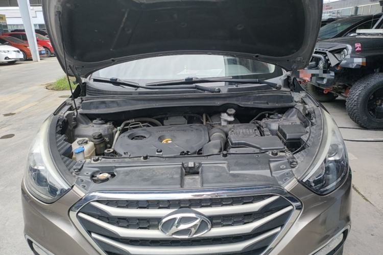 Used Hyundai ix35 2013 2.0L Automatic 2WD Comfort GL China IV Standard Engine Bay