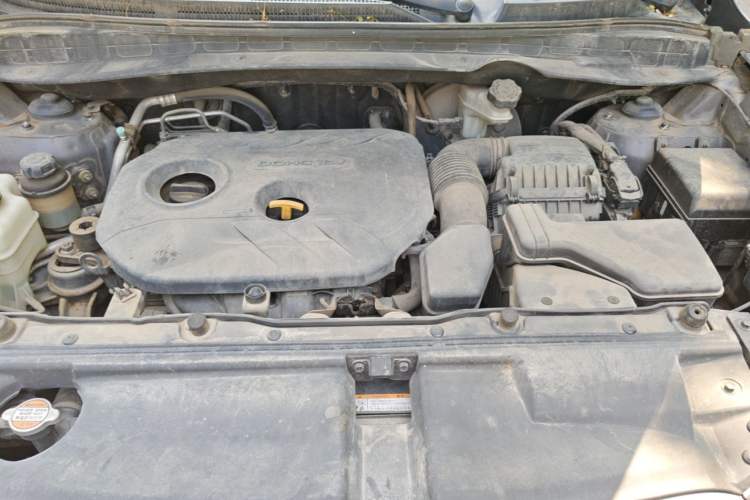 Used Hyundai ix35 2013 2.0L Automatic Two-Wheel Drive Smart GLS China IV Standard Engine Bay