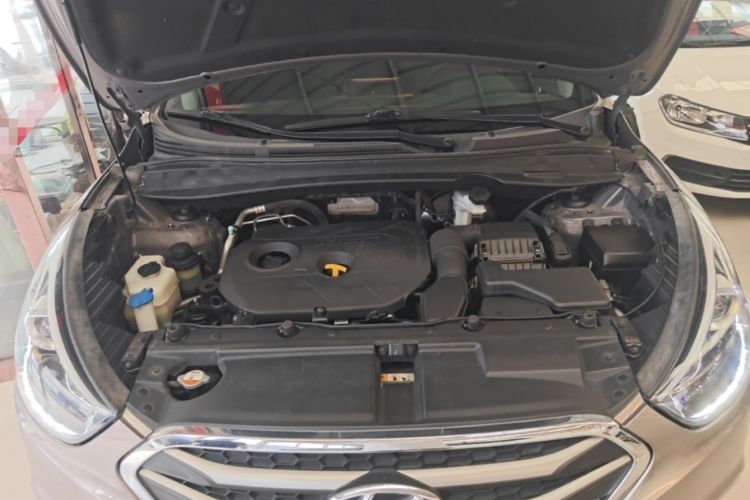 Used Hyundai ix35 2013 2.0L Automatic Two-Wheel Drive Smart GLS China IV Standard Engine Bay