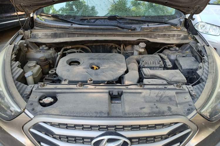 Used Hyundai ix35 2013 2.0L Automatic Two-Wheel Drive Comfort GL China V Standard Engine Bay