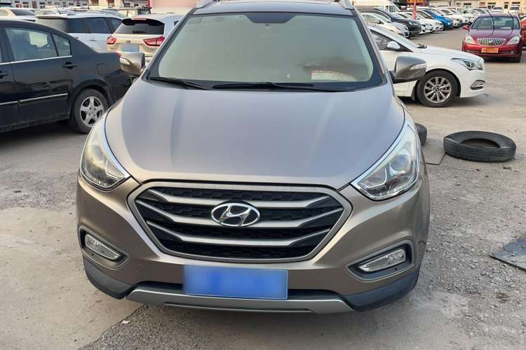 Used Hyundai ix35 2013 2.0L Automatic Two-Wheel Drive Smart GLS China IV Standard Exterior 1