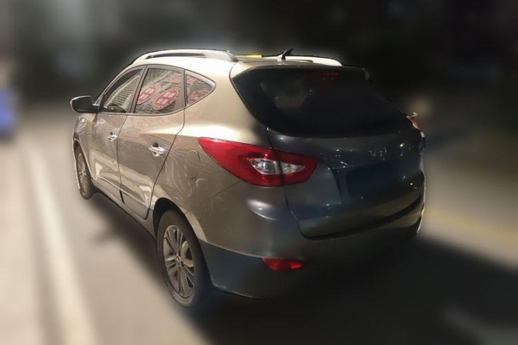 Used Hyundai ix35 2013 2.0L Automatic Two-Wheel Drive Smart GLS China IV Standard Exterior 2