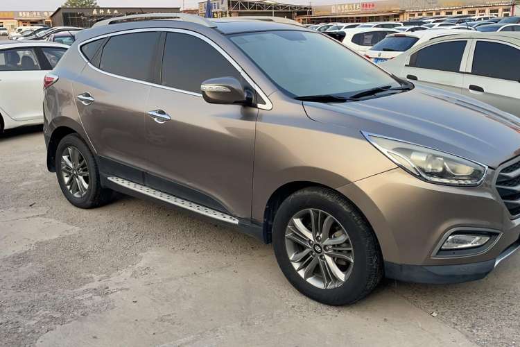Used Hyundai ix35 2013 2.0L Automatic Two-Wheel Drive Smart GLS China IV Standard Exterior 2