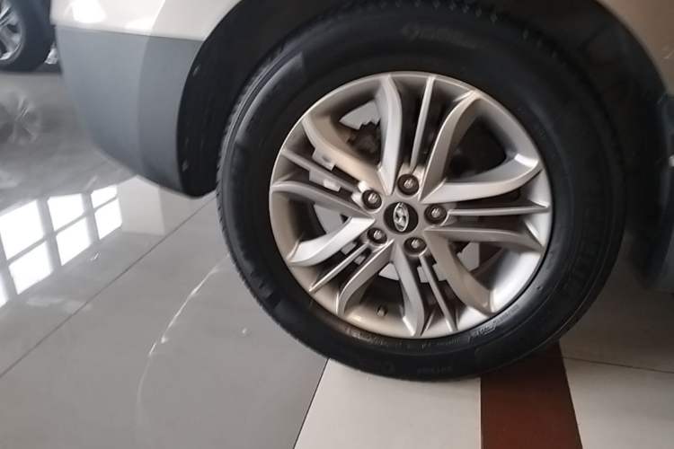Used Hyundai ix35 2013 2.0L Automatic Two-Wheel Drive Smart GLS China IV Standard Exterior 5