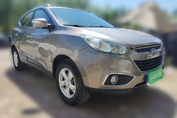 Used Hyundai ix35 2013 2.0L Manual 2WD Comfort GL China IV Standard Front Right 45 Deg