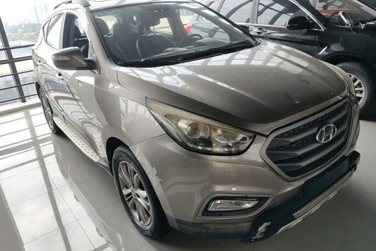 Used Hyundai ix35 2013 2.0L Automatic Two-Wheel Drive Smart GLS China IV Standard Front Right 45 Deg