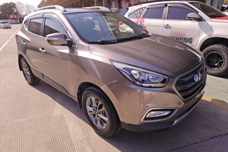 Used Hyundai ix35 2013 2.0L Automatic 2WD Comfort GL China IV Standard Front Right 45 Deg