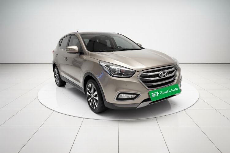 Used Hyundai ix35 2013 2.0L Manual 2WD Comfort GL China IV Standard Front Right 45 Deg
