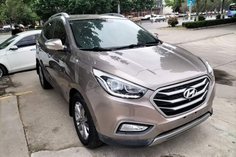 Used Hyundai ix35 2013 2.0L Automatic Two-Wheel Drive Smart GLS China IV Standard Front Right 45 Deg