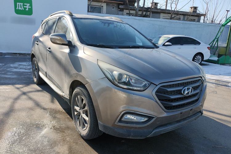 Used Hyundai ix35 2013 2.0L Manual 2WD Comfort GL China IV Standard Front Right 45 Deg