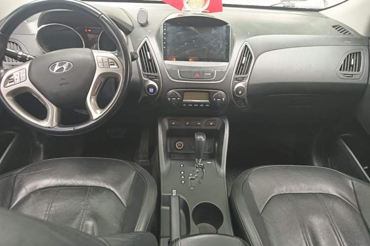 Used Hyundai ix35 2013 2.0L Automatic Two-Wheel Drive Leading GLX China V Emission Standard Gear Lever