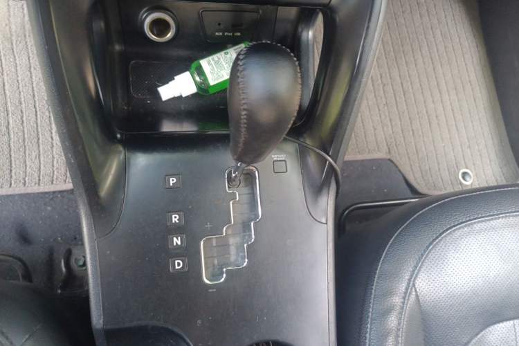 Used Hyundai ix35 2013 2.0L Automatic Two-Wheel Drive Smart GLS China IV Standard Gear Lever