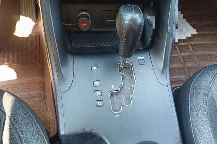 Used Hyundai ix35 2013 2.0L Automatic 2WD Comfort GL China IV Standard Gear Lever