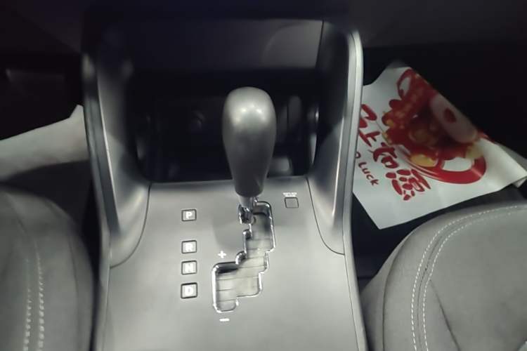 Used Hyundai ix35 2013 2.0L Automatic 2WD Comfort GL China IV Standard Gear Lever