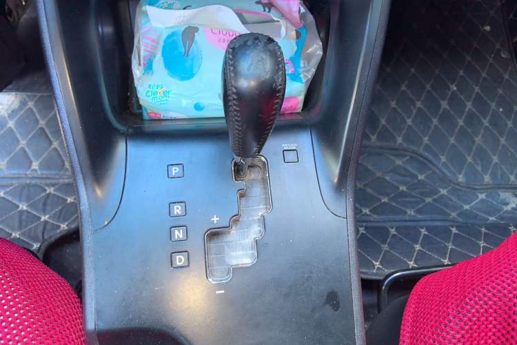 Used Hyundai ix35 2013 2.0L Automatic Two-Wheel Drive Smart GLS China IV Standard Gear Lever