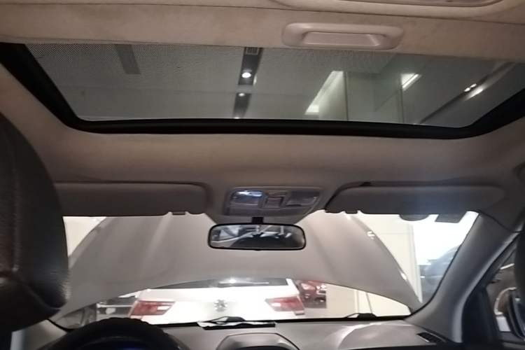 Used Hyundai ix35 2013 2.0L Automatic Two-Wheel Drive Smart GLS China IV Standard Headliner