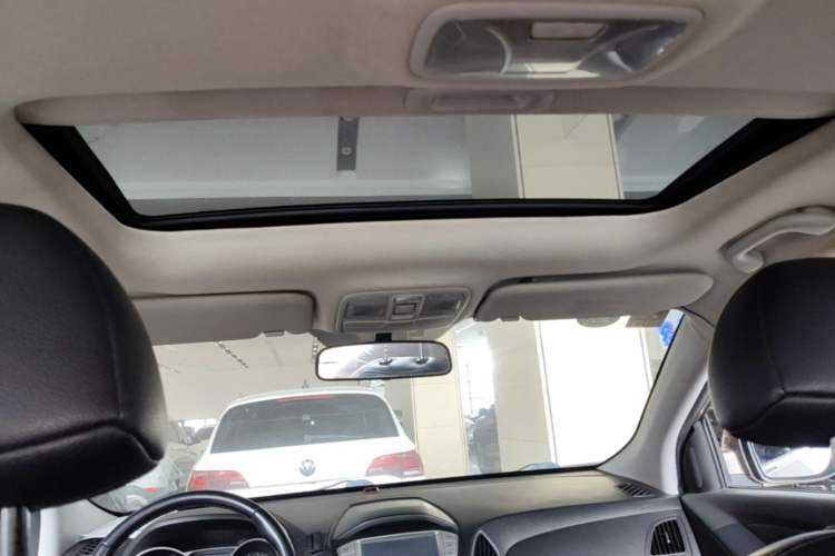 Used Hyundai ix35 2013 2.0L Automatic Two-Wheel Drive Smart GLS China IV Standard Headliner