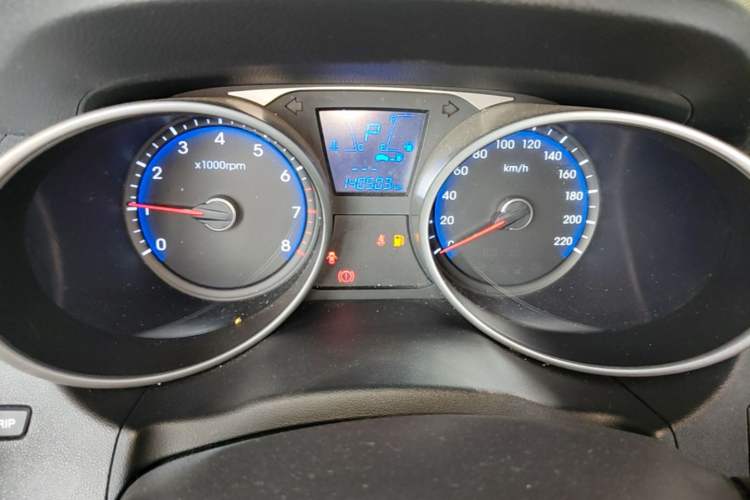 Used Hyundai ix35 2013 2.0L Automatic Two-Wheel Drive Smart GLS China IV Standard Instrument Cluster