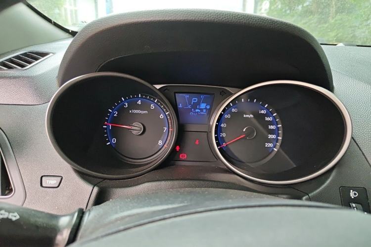 Used Hyundai ix35 2013 2.0L Automatic Two-Wheel Drive Smart GLS China IV Standard Instrument Cluster