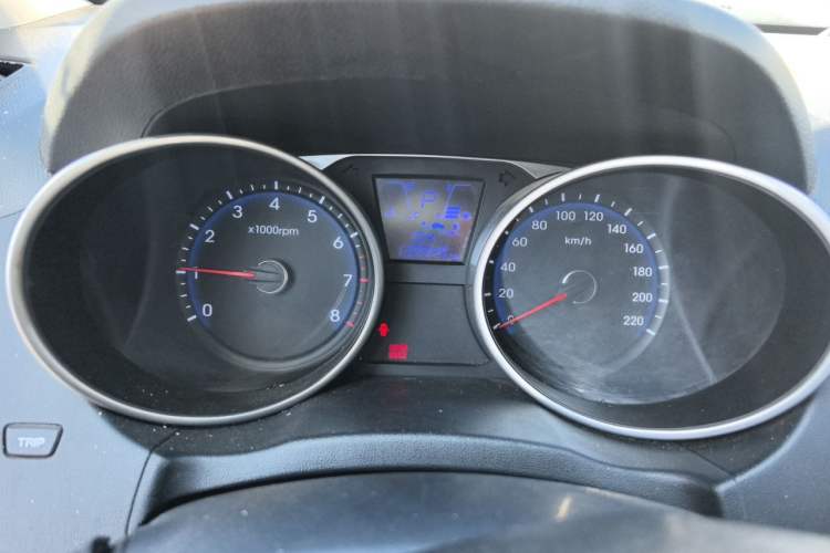 Used Hyundai ix35 2013 2.0L Automatic Two-Wheel Drive Smart GLS China IV Standard Instrument Cluster
