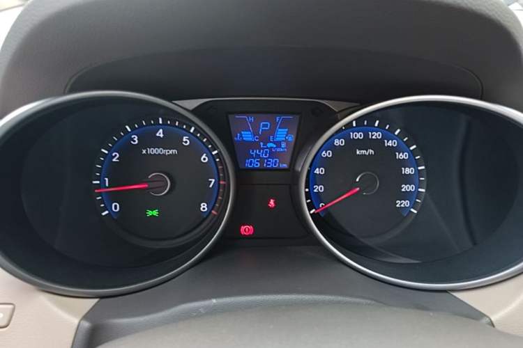Used Hyundai ix35 2013 2.0L Automatic Two-Wheel Drive Smart GLS China IV Standard Instrument Cluster