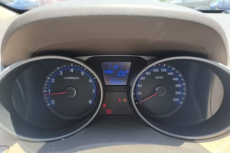 Used Hyundai ix35 2013 2.0L Automatic Two-Wheel Drive Smart GLS China IV Standard Instrument Cluster