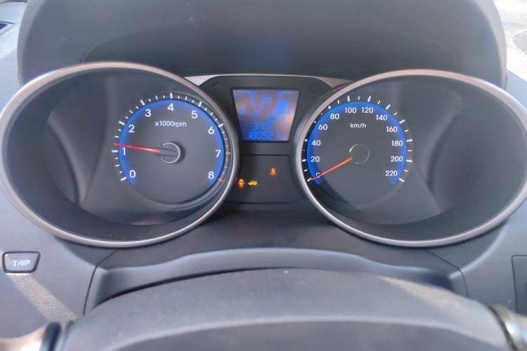 Used Hyundai ix35 2013 2.0L Automatic 4x4 Intelligent GLS China IV Standard Instrument Cluster