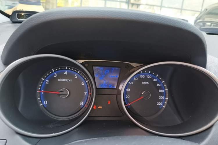 Used Hyundai ix35 2013 2.0L Automatic Two-Wheel Drive Smart GLS China IV Standard Instrument Cluster