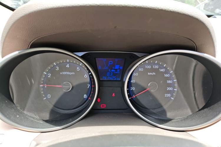 Used Hyundai ix35 2013 2.0L Automatic Two-Wheel Drive Smart GLS China IV Standard Instrument Cluster