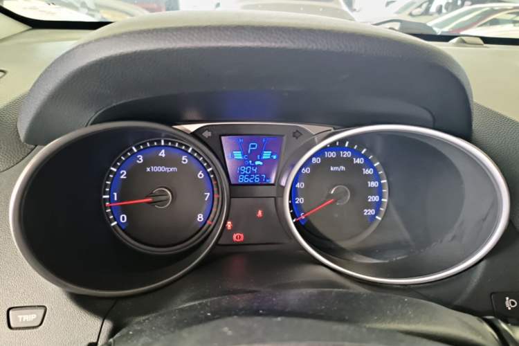 Used Hyundai ix35 2013 2.0L Automatic Two-Wheel Drive Smart GLS China IV Standard Instrument Cluster