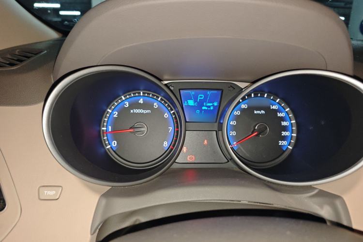 Used Hyundai ix35 2013 2.0L Automatic Two-Wheel Drive Smart GLS China IV Standard Instrument Cluster