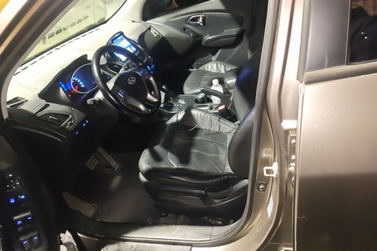 Used Hyundai ix35 2013 2.0L Automatic Two-Wheel Drive Smart GLS China IV Standard Interior 2