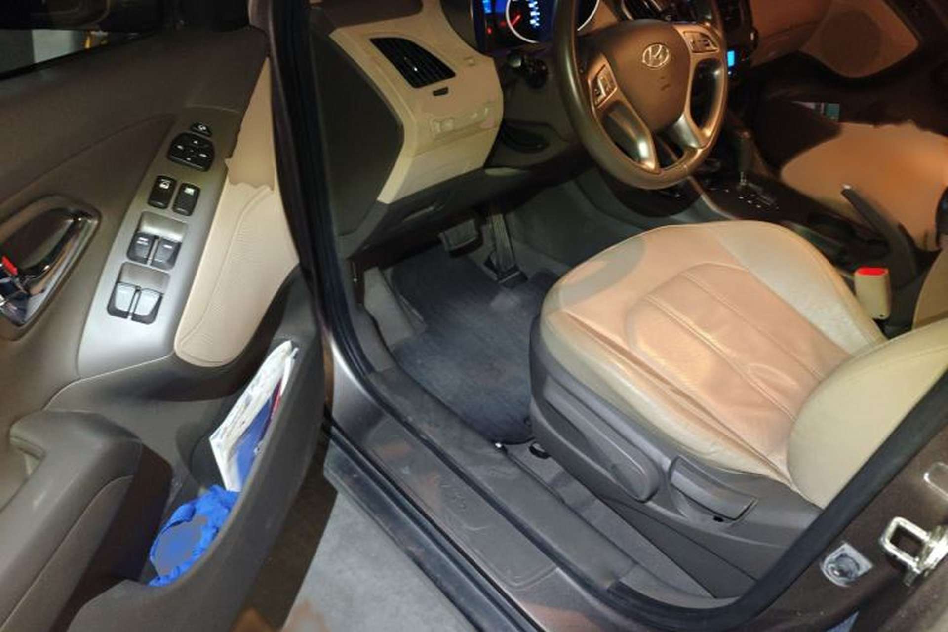 Used Hyundai ix35 2013 2.0L Automatic Two-Wheel Drive Smart GLS China IV Standard Interior 3
