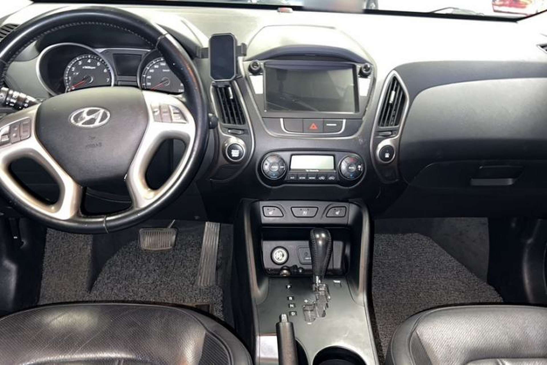 Used Hyundai ix35 2013 2.0L Automatic Two-Wheel Drive Smart GLS China IV Standard Interior 4