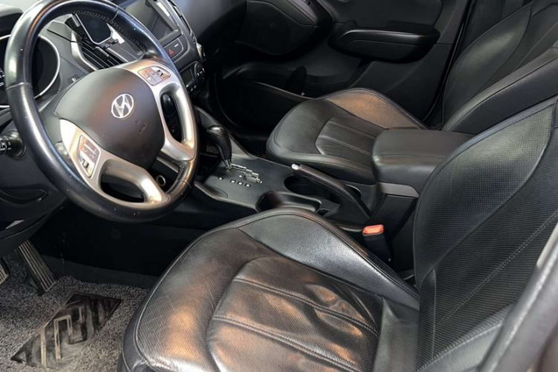 Used Hyundai ix35 2013 2.0L Automatic Two-Wheel Drive Smart GLS China IV Standard Interior 5