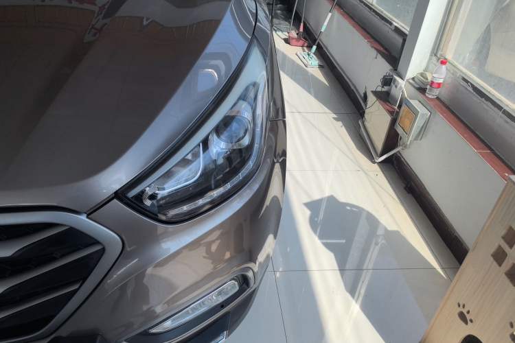 Used Hyundai ix35 2013 2.0L Automatic Two-Wheel Drive Smart GLS China IV Standard Left Front Headlight