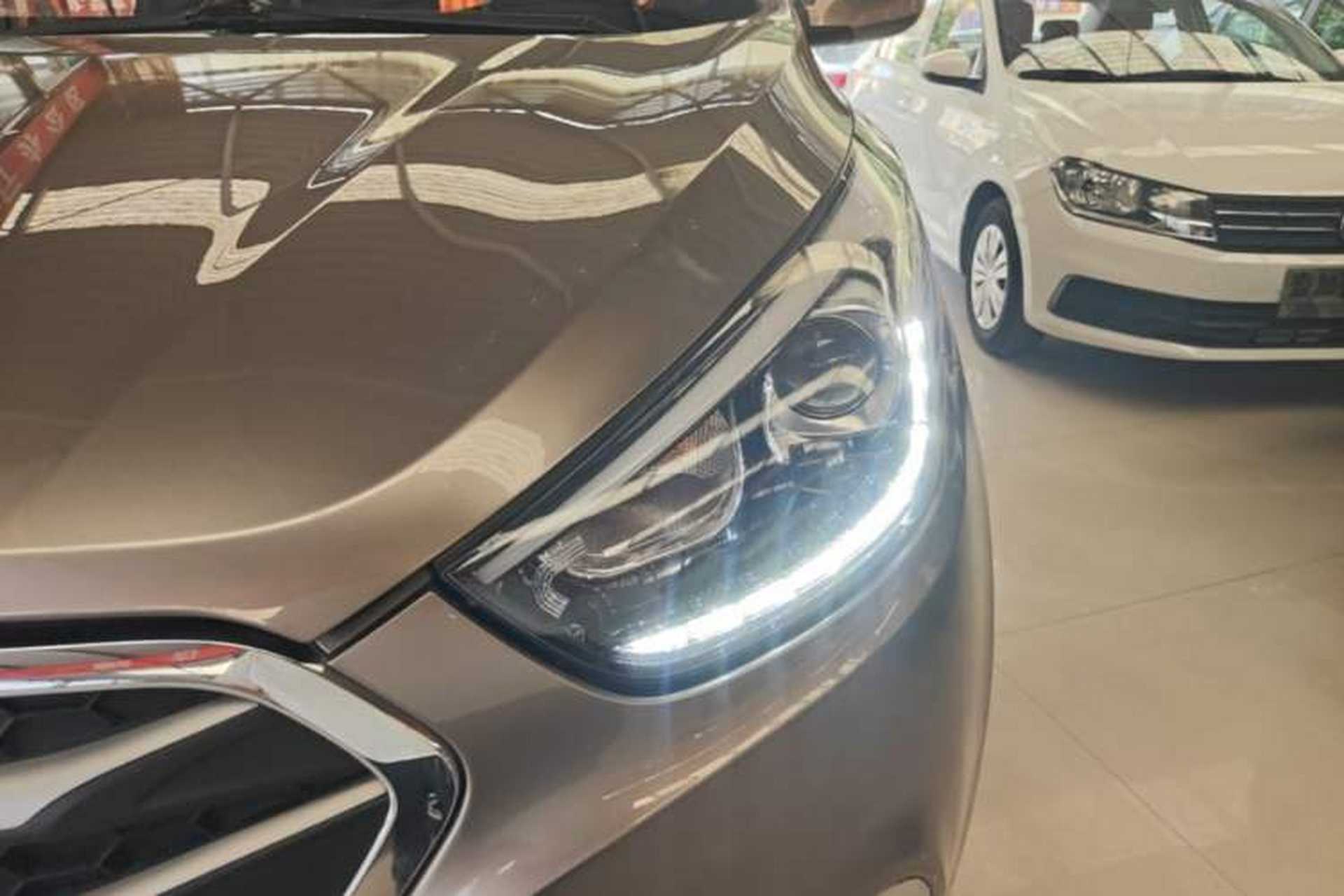 Used Hyundai ix35 2013 2.0L Automatic Two-Wheel Drive Smart GLS China IV Standard Left Front Headlight