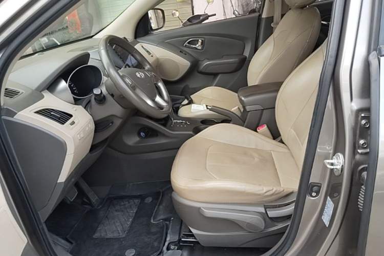 Used Hyundai ix35 2013 2.0L Automatic Two-Wheel Drive Smart GLS China IV Standard Left Front Seat