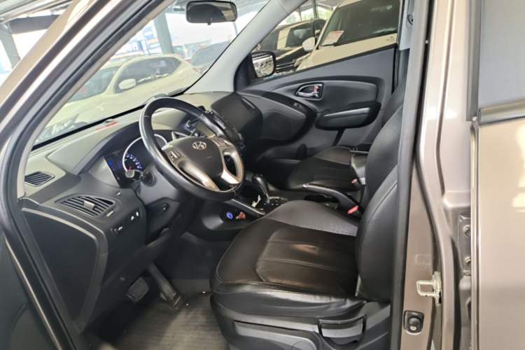 Used Hyundai ix35 2013 2.0L Automatic Two-Wheel Drive Smart GLS China IV Standard Left Front Seat