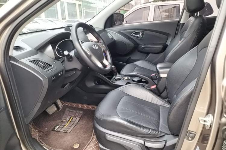 Used Hyundai ix35 2013 2.0L Automatic Two-Wheel Drive Smart GLS China IV Standard Left Front Seat